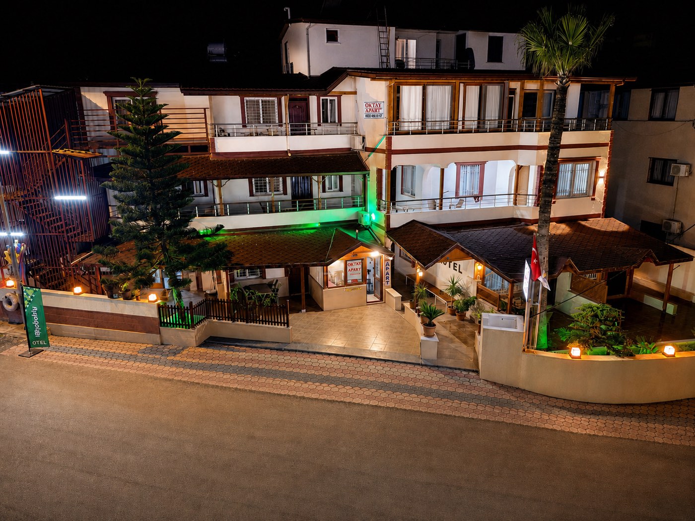 Oktay Apart Otel akşam görünümü